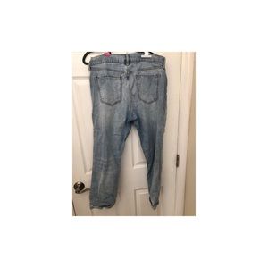 Distressed Boyfriend jeans